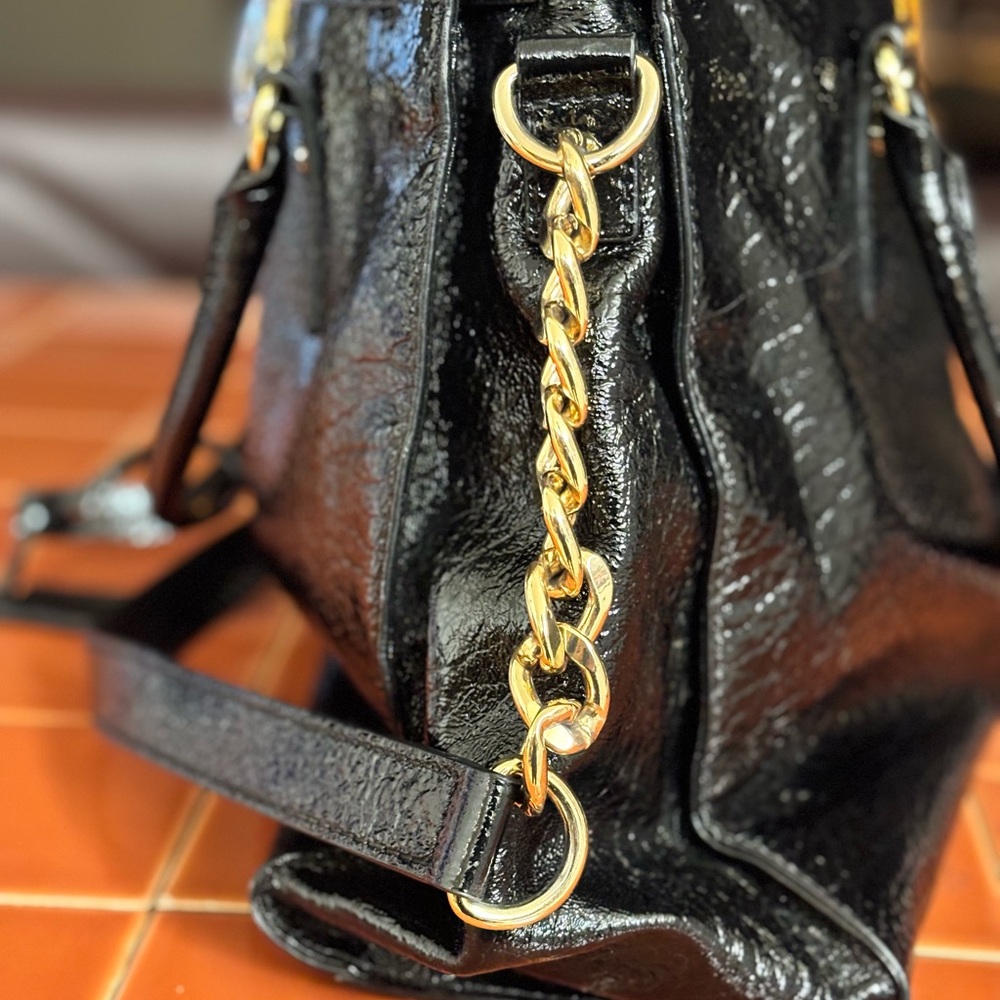 NEW Michael Kors LIMITED EDITION
Hamilton Embossed Leather Chunky Lock & Key - Picture 8 of 16